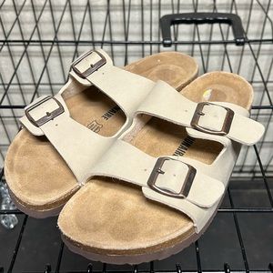 Women’s sandals